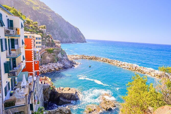 Cinque Terre and Pisa Full Day Tour from Florence - Manarola Free Time: Pastel Alleys, Sea Views, and Smart Walking