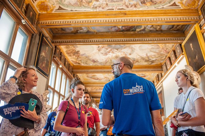 David & Accademia Guided Tour with Time Entry Ticket - Duomo Square (Il Duomo) in 20 Minutes: A Smart Outside-Only Add-On