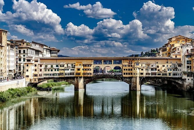 Experience Florence’s Art and Architecture on a Walking Tour - Stop 2: Via de’ Tornabuoni and Palazzo Strozzi—art meets shopping streets