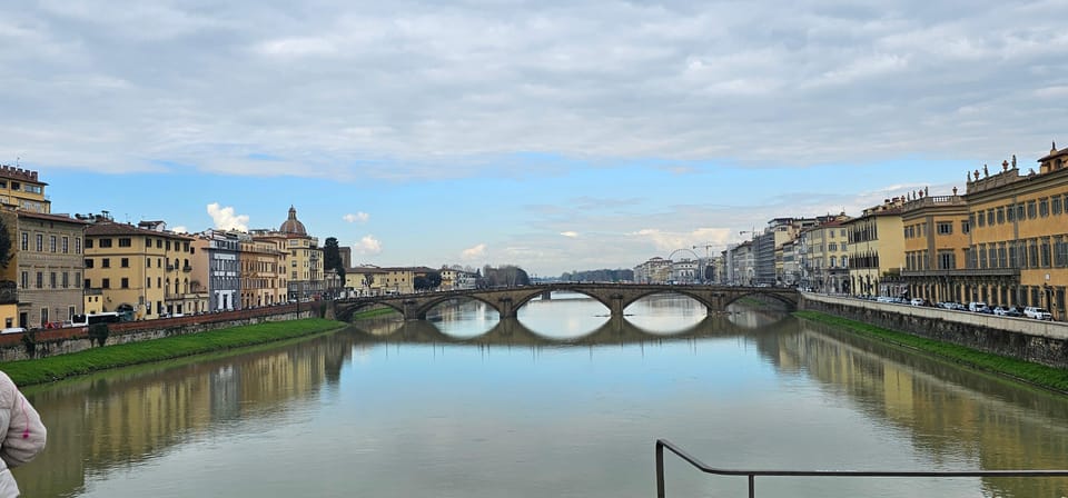 Florence: 2-Hour Guided Bike Tour - Palazzo Pitti to Ponte Vecchio: The Riverfront Moment