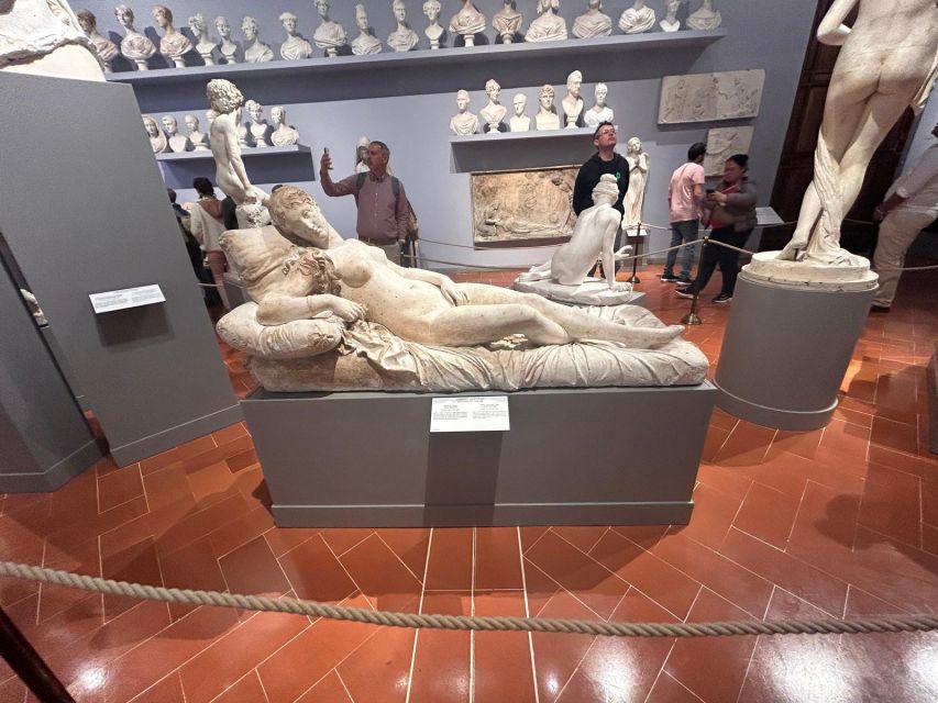 Florence: Accademia Gallery David Entry & Audio Guide App - Painting galleries: Medieval to Renaissance, with Giotto and Botticelli