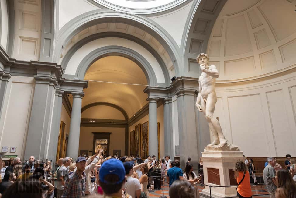 Florence: Accademia Gallery Reserved Entry Ticket - How the door-39 meeting point works (Via Ricasoli, 39)
