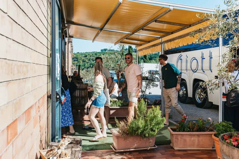 Florence: Chianti Wineries Tour with Wine Tasting - Bus timing, group size, and what to do if you’re traveling with friends