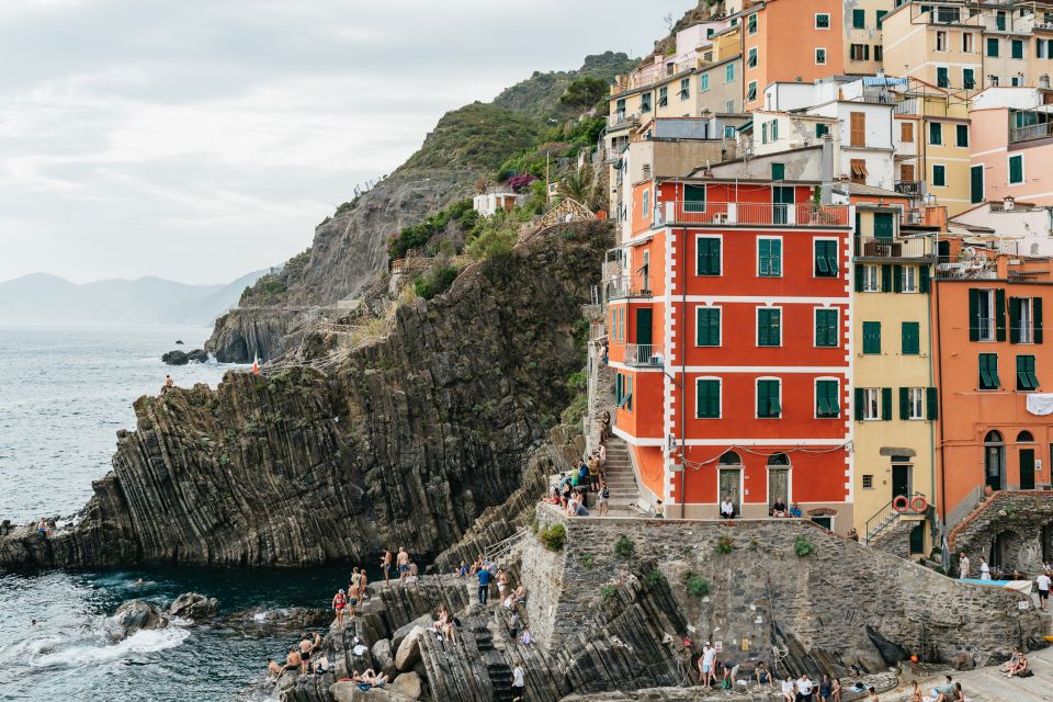 Florence: Cinque Terre Day Trip with Optional Hike - Riomaggiore Finish and the Long Return to Florence