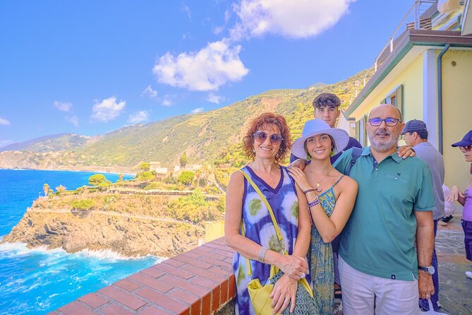 Florence: Cinque Terre Park Day Trip with Optional Street Food - Staying together: the biggest make-or-break factor