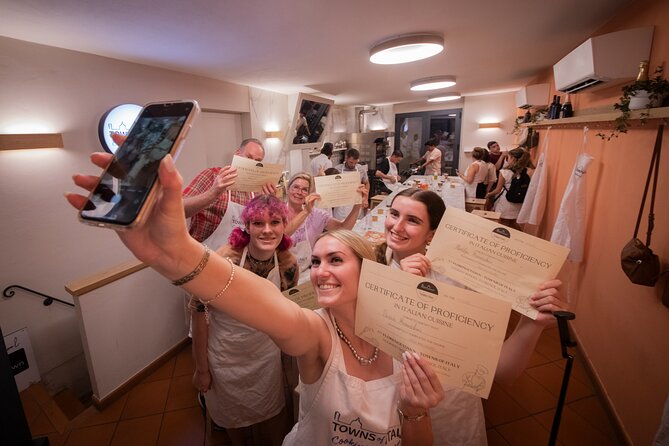 Florence Cooking Class The Art of Making Gelato & Authentic Pizza - Wine, Lunch or Dinner, and the Social Part of the Class