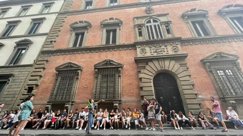 Florence: Dark Mysteries and Legends Guided Walking Tour - Finding the start: Piazza San Marco and the green umbrella