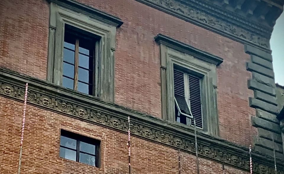 Florence: Dark Mysteries and Legends Guided Walking Tour - Palazzo del Bargello to Piazza della Signoria: politics with consequences
