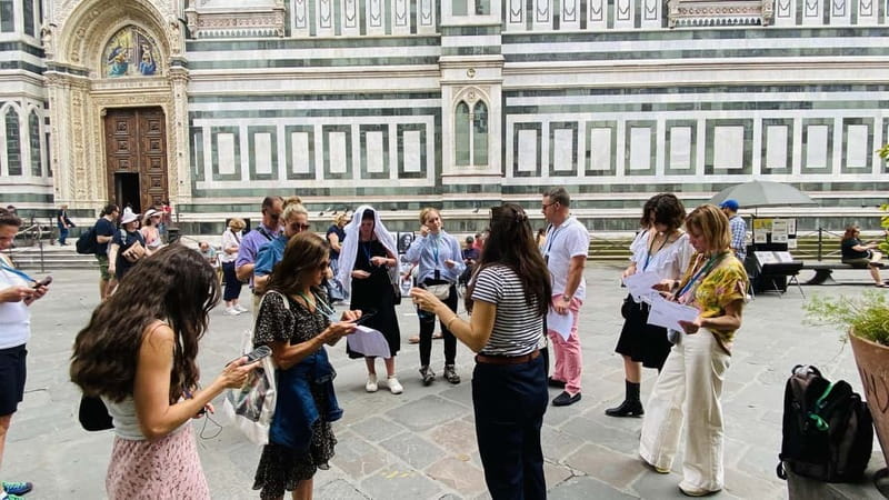 Florence Duomo Square Guided Walking Tour with Entry Tickets - Starting at Lindt and getting your bearings in Piazza del Duomo