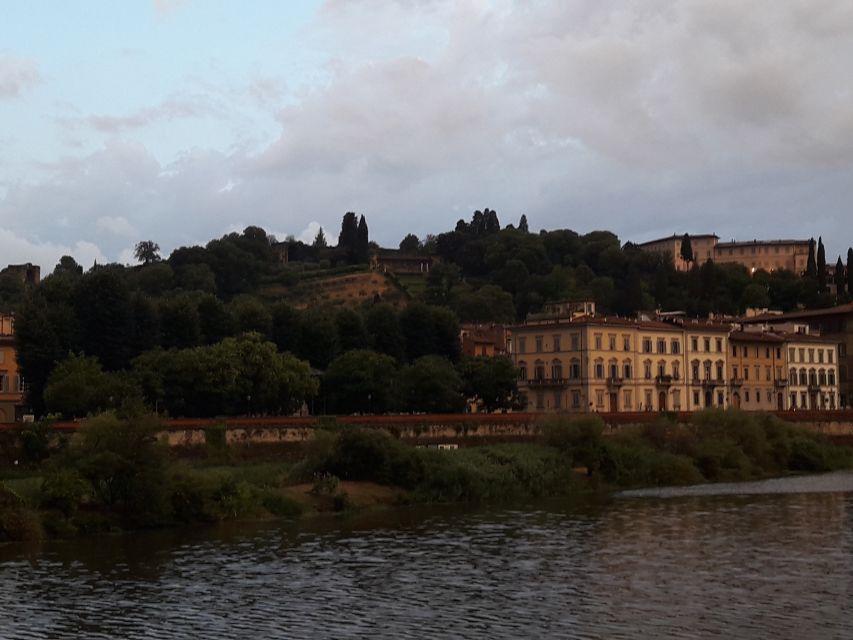 Florence: Eco-Friendly Golf Cart City Tour with Audio Guide - Ponte Vecchio to the Arno: First Big Photo Moment