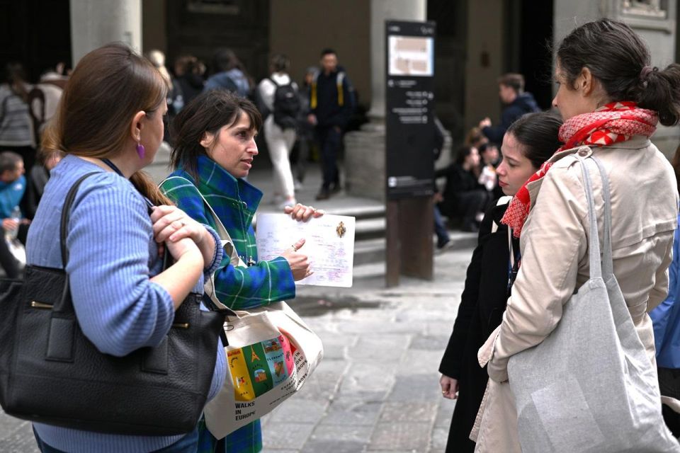 Florence: Guided Tour of Medici Family Secrets and Chapels - The finish near Piazzale degli Uffizi: art and power meet