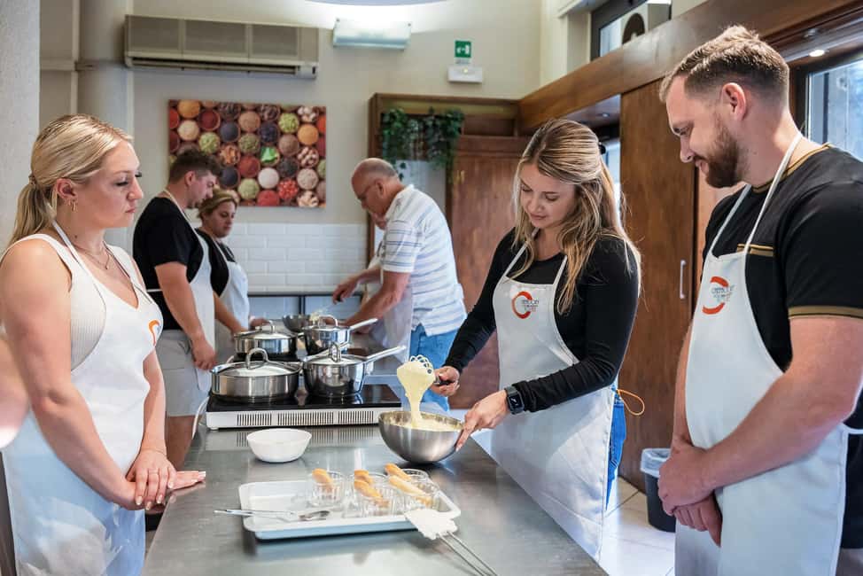 Florence: Handmade Pasta & Dessert Class with Unlimited Wine - Where it starts in Florence: city-center meeting point, no hotel pickup