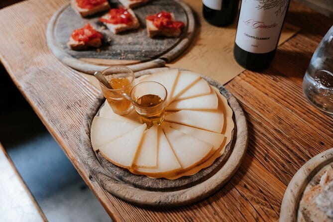 Florence Oltrarno Neighborhood Food & Wine Dine Around - Guides make it: the local storytelling behind the food stops