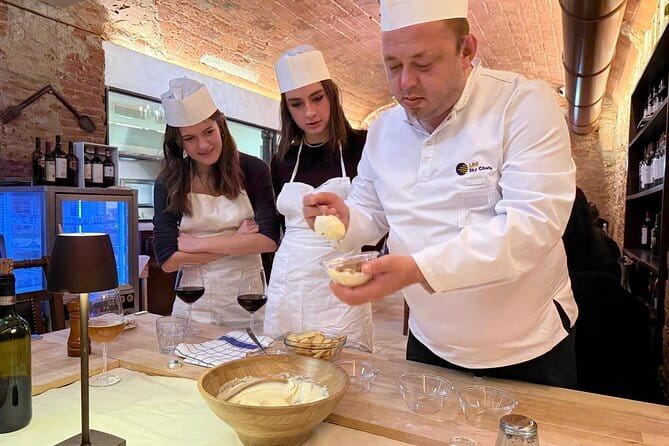 Florence: Pasta & Tiramisu Cooking Class with Unlimited Wine - Key Things I’d Book This For