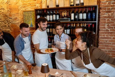 Florence: Pasta & Tiramisu Cooking Class with Unlimited Wine - Meeting in the City Center and Getting Set Up