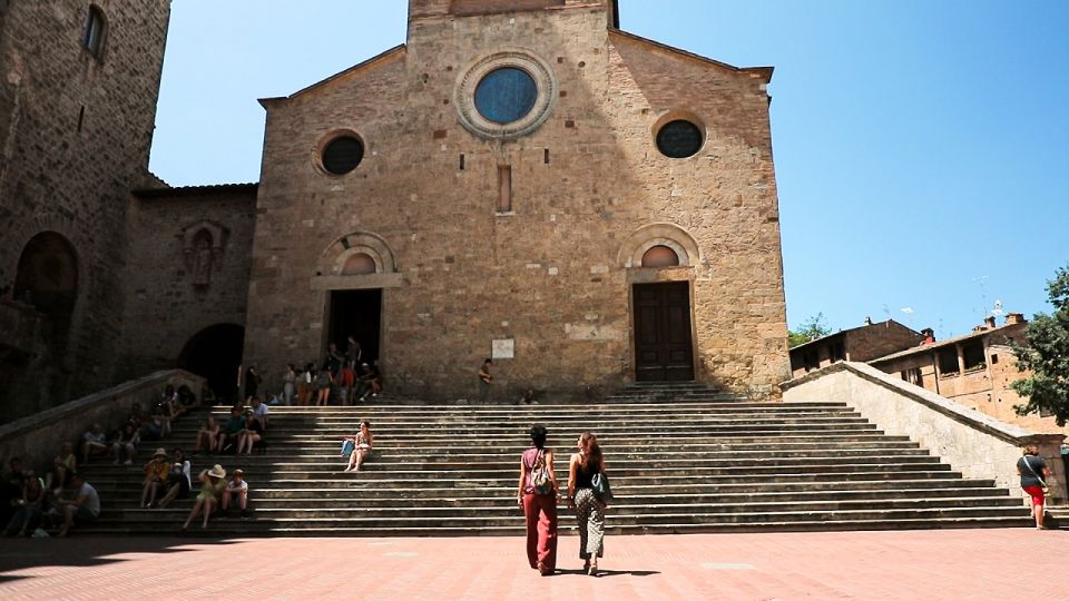 Florence: Pisa, Siena, S. Gimignano, Chianti Wine & Lunch - San Gimignano: medieval towers, cobblestones, and UNESCO pride