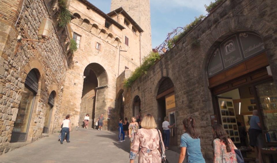 Florence: Pisa, Siena, S. Gimignano, Chianti Wine & Lunch - Lunch in San Gimignano with wine pairing: what’s included and why it’s worth considering