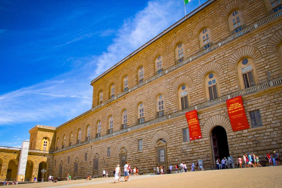 Florence: Pitti Palace and Boboli Gardens Ticket & eBook - Entering Palazzo Pitti: skip-the-line plus security checks