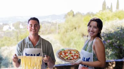 Florence: Pizza and Gelato Class at a Tuscan Farmhouse - Welcome drinks and the hands-on pace that keeps you moving