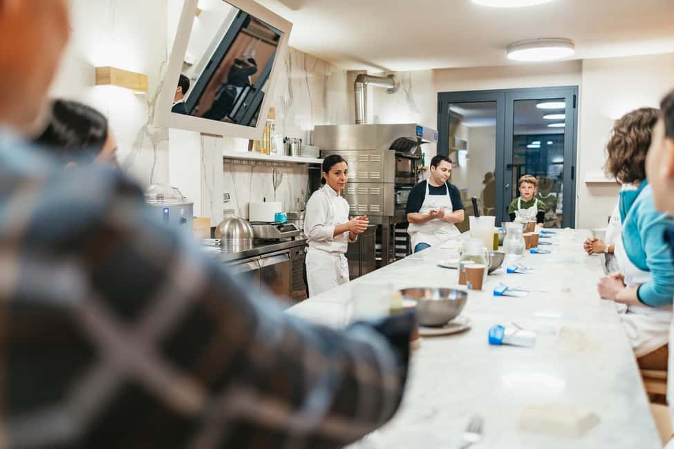 Florence: Pizza and Gelato Preparation Class - Your dinner and Chianti: turning cooking into a real meal
