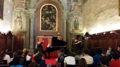 Florence: Pizza Dinner and Opera Arias Concert - Walking to the church: Santa Monaca at 9:00 PM without a guide