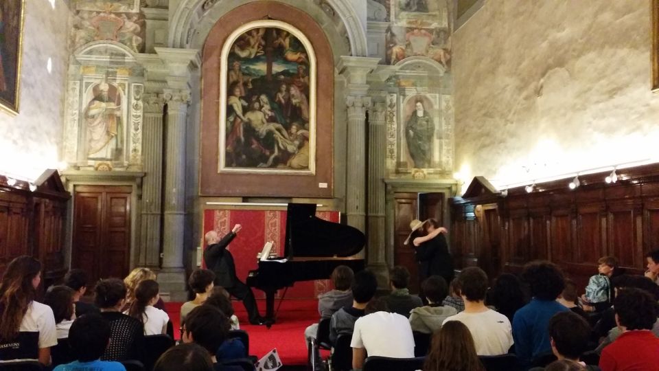 Florence: Pizza Dinner and Opera Arias Concert - Walking to the church: Santa Monaca at 9:00 PM without a guide