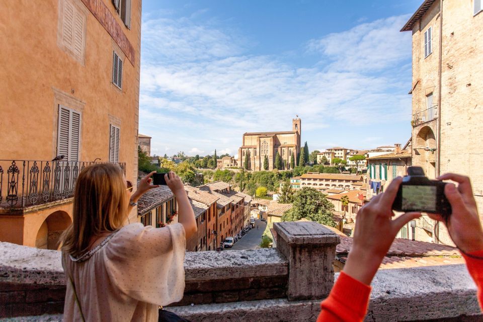 Florence: Siena, San Gimignano & Monteriggioni with Tasting - San Gimignano’s towers in UNESCO time: roam, shop, and look outward