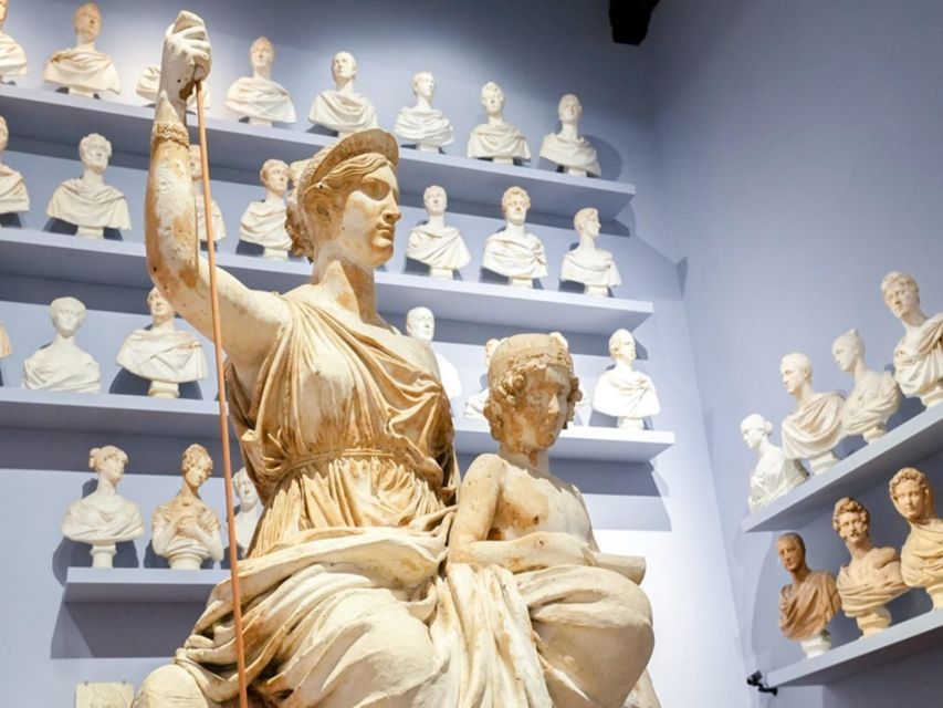 Florence: Statue of David Evening Tour - Evening Accademia: Why Night Changes the David