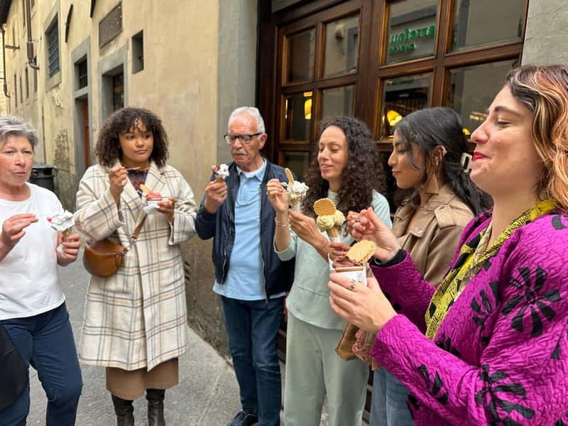 Florence: Street Food Tour with Wine & Local Guide - Duomo area and Ponte Vecchio: major sights with food-side storytelling
