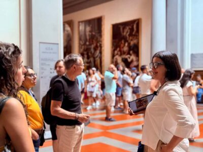 Florence: Uffizi & Accademia Small Group Walking Tour - Skip-the-line access and radios: how the tour actually saves your time