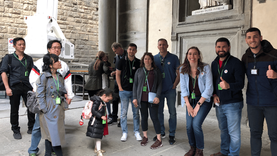 Florence: Uffizi Gallery Small Group Guided Tour - Where you meet your guide and how to spot them fast