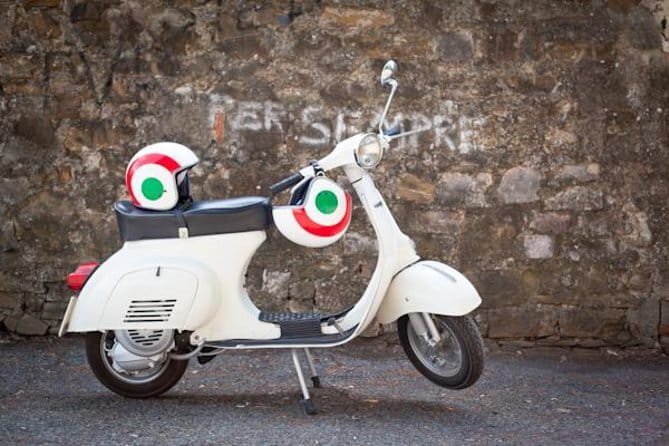 Florence Vespa Tour: Tuscan Hills and Italian Cuisine - Entering Tuscany by Vespa: the route and the vibe