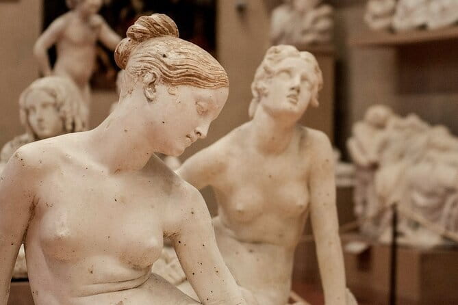 Florence Walking Tour with Accademia, Uffizi & Lunch - Lunch Break in the Old Town: How to Use the Included Meal
