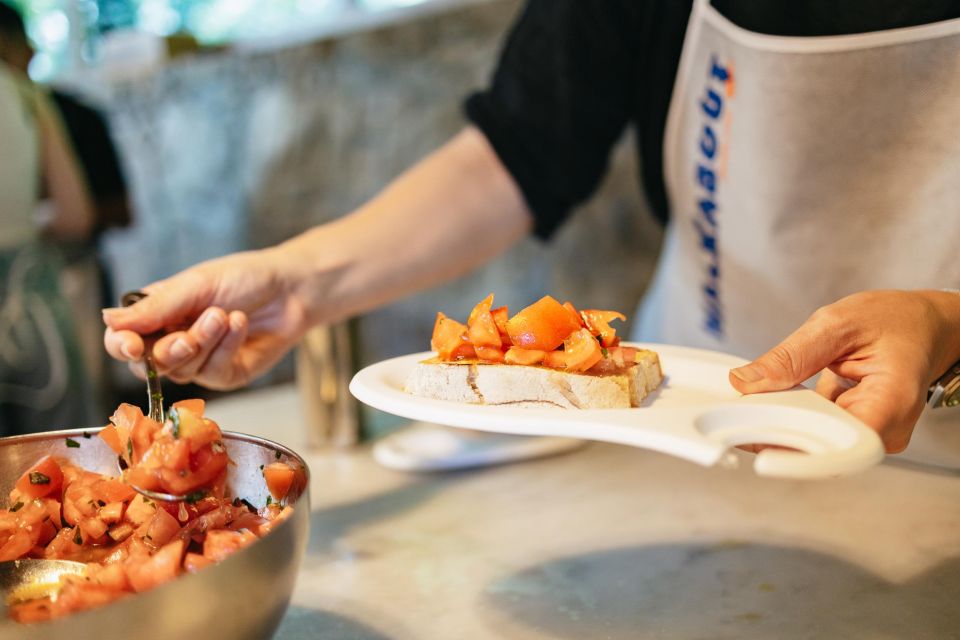 From Florence: Cooking Class & Lunch at Tuscan Farmhouse - Mercato Centrale in the morning: why this tour starts in the right place