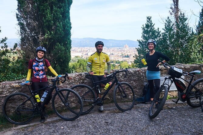 Pisa and Cinque Terre Day Trip from Florence in a Small Group - What the Small Group Size Really Buys You