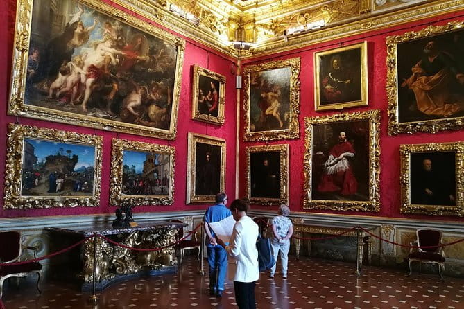Pitti Palace, Boboli Garden & Palatina Gallery Guided Tour - Entering Palazzo Pitti: Opulence, Stairs, and Medici Power