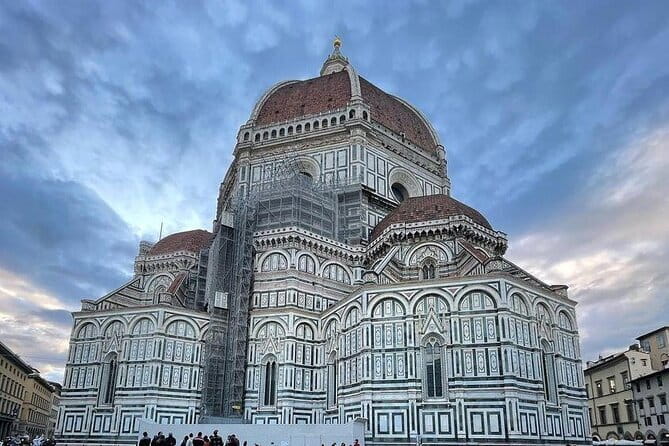 Private Florence Tour by Golf Cart ETukTuk with Audio Guide - How the audio eTukTuk tour works (and what you control)