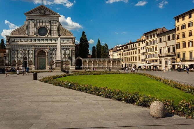 Skip-the-Line Accademia Guided Visit: David Secrets and Beyond - Earphones and pacing: how to avoid the most common frustration