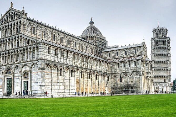 Skip-the-Line Guided Tour of Michelangelo’s David in Florence - Small-group pacing, radios, and why 18 people matters