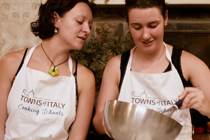 Small Group Cooking Class & Market Food Tour in Florence - Timing, weather, group size, and meeting point realities