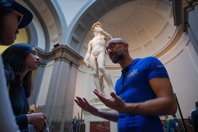 The Best of Florence Walking Tour in a Small Group - Uffizi area and Ponte Vecchio: Renaissance art and daily life in one walk