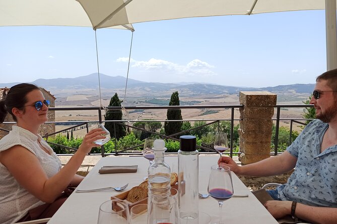 Val d'Orcia Brunello Wine Tour with Montalcino and Montepulciano - Fortezza di Montalcino: A 15-Minute Castle Break for Photos and Air